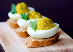 Jaja sa žutanjkom od curry oslića