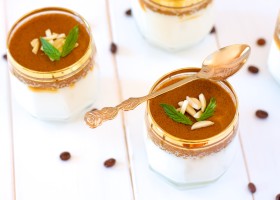 Panna cotta s preljevom od čokoladnog likera