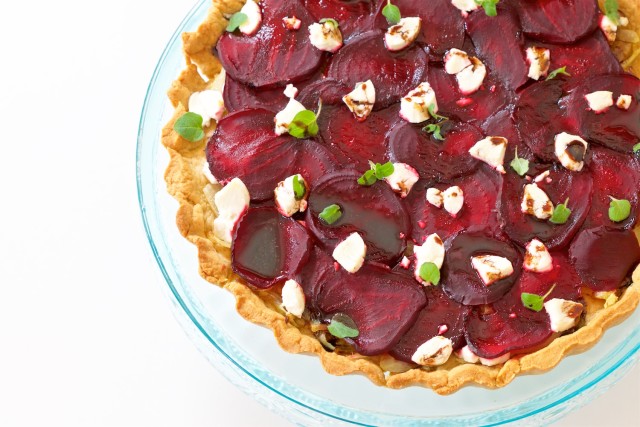 tart s ciklom lukom i kozjim sirom