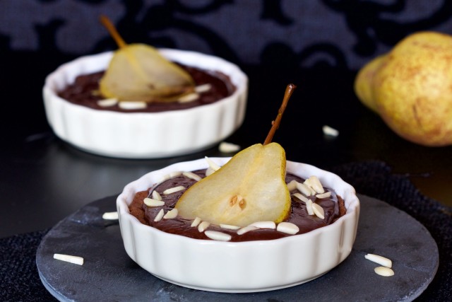 tart s tamnom čokoladom i kruškama