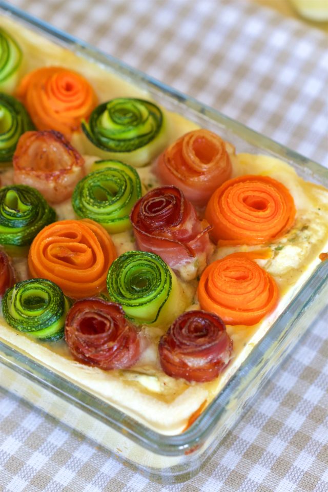 tart s ružama od povrća i slanine