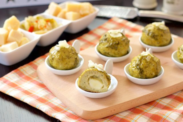 Petso pileće okruglice punjene mozzarellom