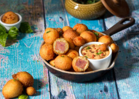 Mini Corn Dog party zalogaji