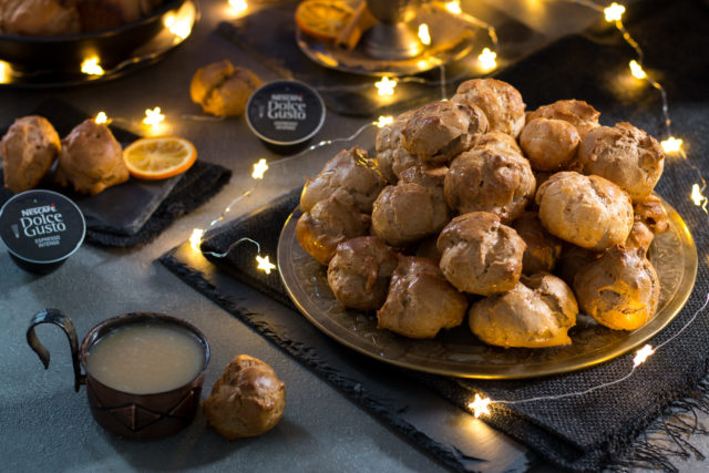 Espresso Profiteroli s karamelom i nescafe dolce gusto kavom
