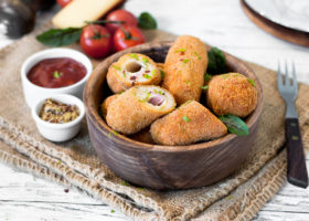 Pileći kroketi punjeni šunkom i sirom