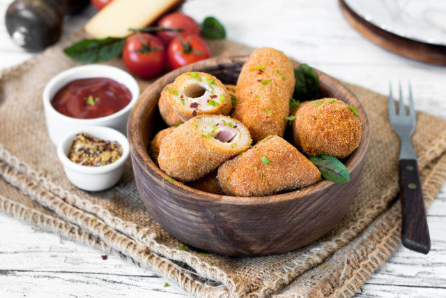 pileći pohani kroketi punjeni šunkom i sirom recept