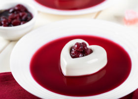 Panna Cotta s bijelom čokoladom i bademovim mlijekom