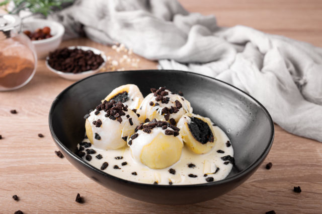 Knedli punjeni Oreo keksima