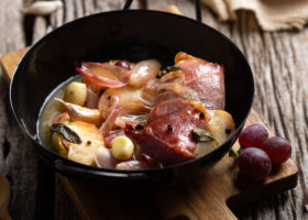 Punjena pileća prsa pečena u cideru s jabukama